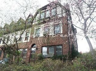 279 Burns St, Forest Hills, NY 11375