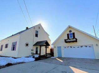1201 S 11th St, Prairie Du Chien, WI 53821