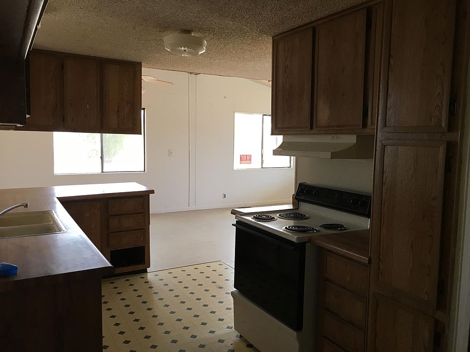 1st image of 810 N Deena Dr