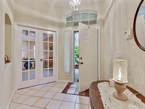 3rd image of 500 Redberry Ln