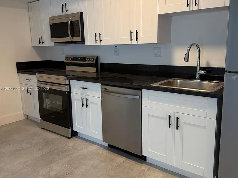 147 NW 59th St #301 — Photo 2