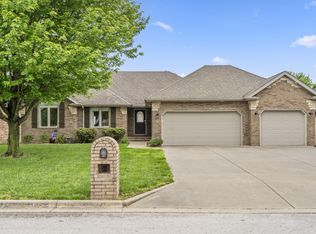 620 N Maplewood Hills Rd, Nixa, MO 65714