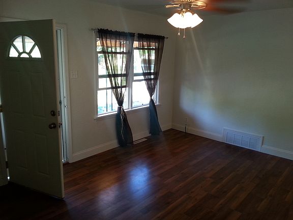 2nd image of 805 Acero Ave