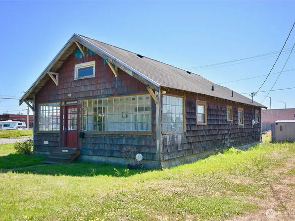 2224 Pacific Avenue, Hoquiam, WA 98550