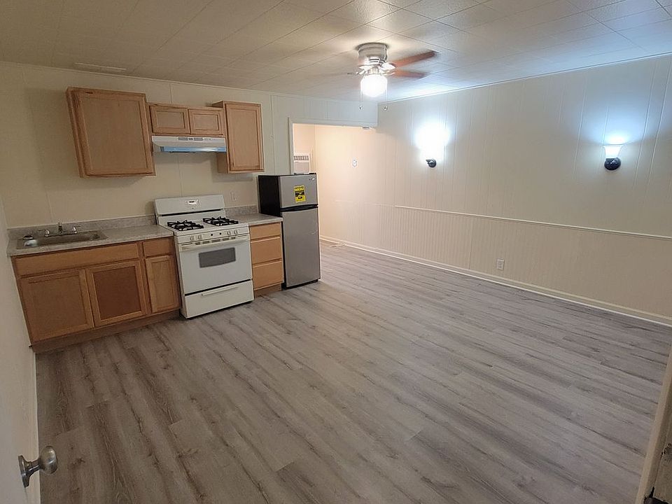 1st image of 110 Alderson St #6