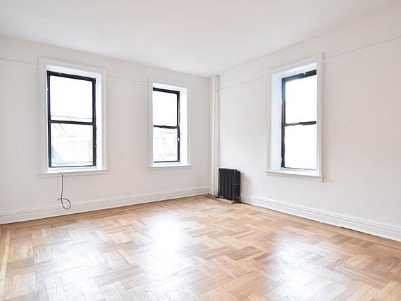 4th image of 254 Seaman Ave #7A