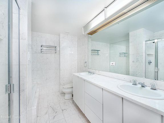 4th image of 106 Central Park S APT 7A
