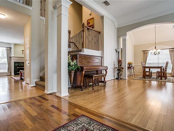 4th image of 4425 Castleglen Dr