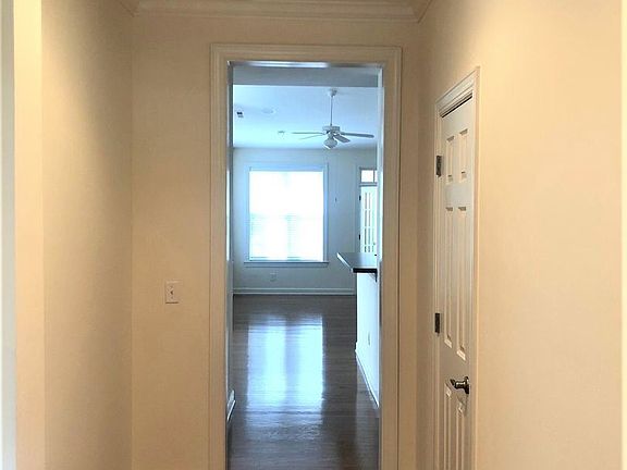 4th image of 1161 Greensview Cir #G1161-ar