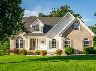 8915 Streamside Dr, Ooltewah, TN 37363