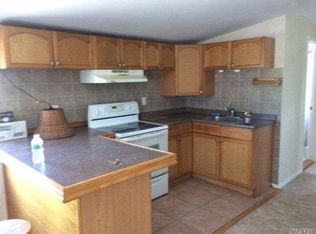 10 Troy Pl, Freeport, NY 11520