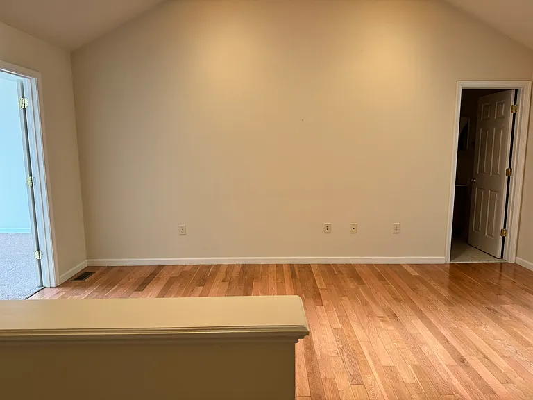 2039 Clinton Ave — Photo 11