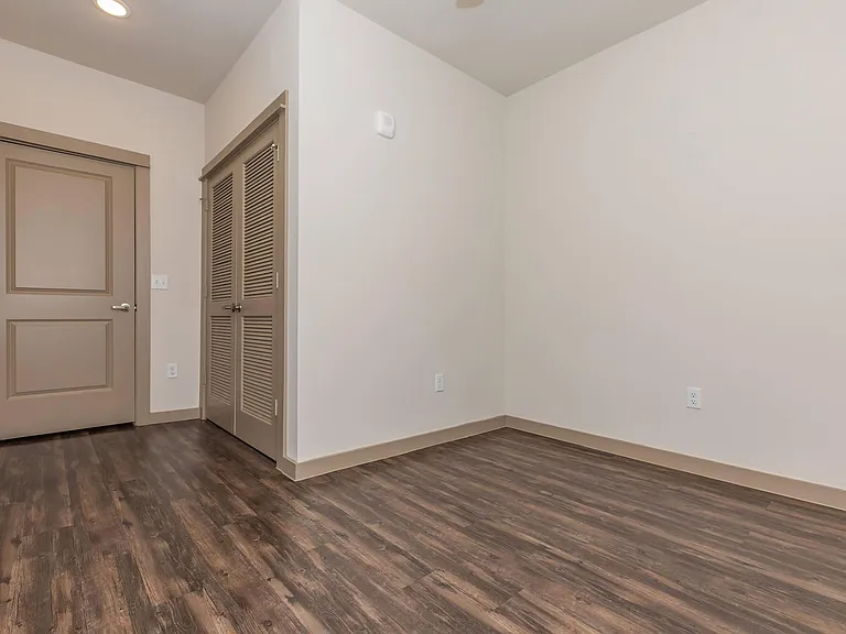 1900 W Dove Ave — Photo 27