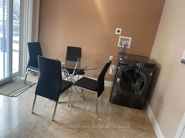 38 Pleasantview Ave — Photo 5