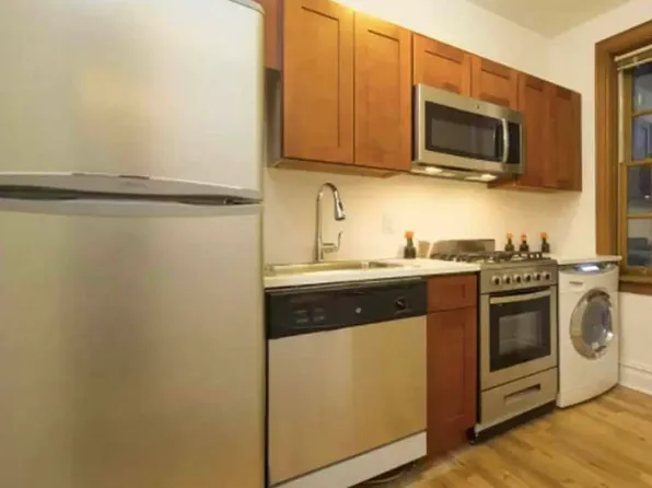89 Hicks Street 5C image 3 of 6