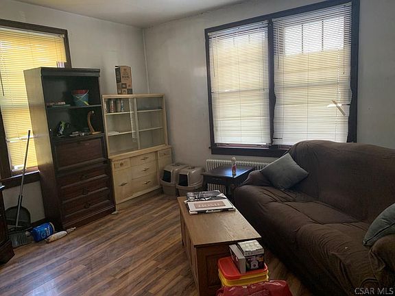 3rd image of 526 Ferndale Ave