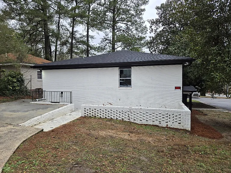175 Holly Rd NW — Photo 3