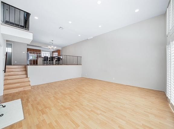 3rd image of 5229 Balboa Blvd Unit 39