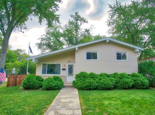 405 S Riverside Dr, Villa Park, IL 60181