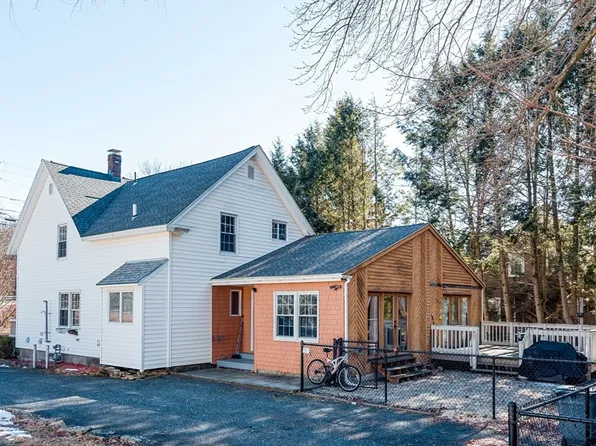 335 Union St, Northbridge, MA 01534