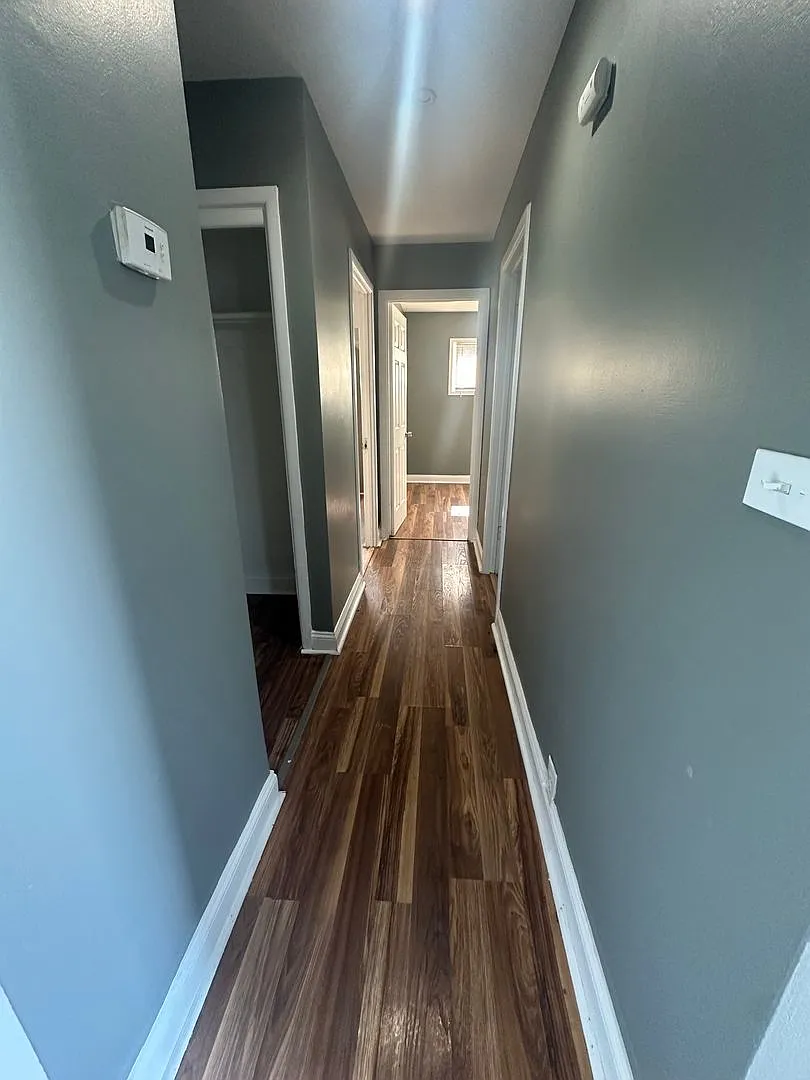4 bedrooms 1 Full bathroom. The house is very spacious living room, dining room and full kitchen ... — Photo 4