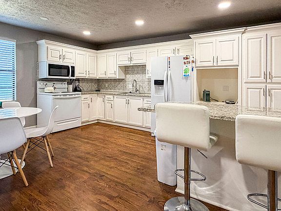 5th image of 1908 47th St