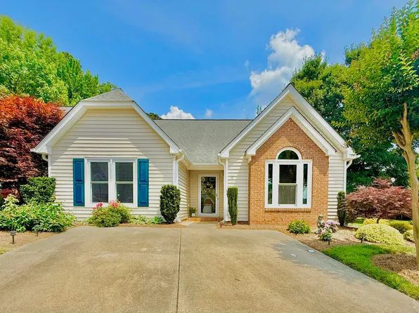 12 Cedar Knoll Ct, Greensboro, NC 27407