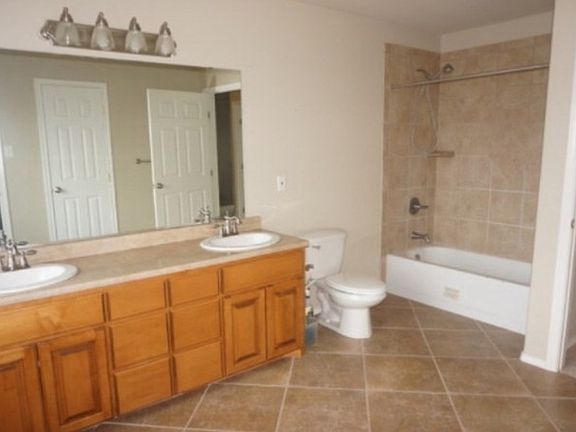 5th image of 5817 Lyndhurst Dr
