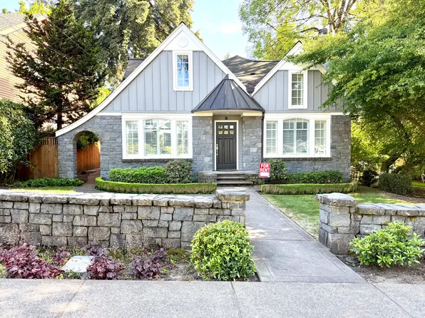 172 Middlecrest Rd, Lake Oswego, OR 97034