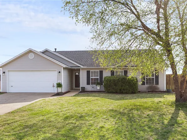 521 Highland St, Springdale, AR 72745
