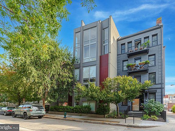 3rd image of 1466 Harvard St NW #Townhouse 2