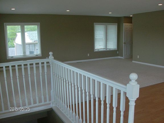 2nd image of 5211 N Lakeshore Dr