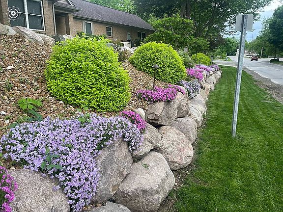 3rd image of 25603 E Huron River Dr