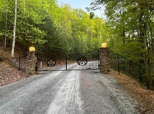 124 Indian Rdg, Tellico Plains, TN 37385