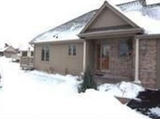 109 Eagles Cove Cir, North Prairie, WI 53153