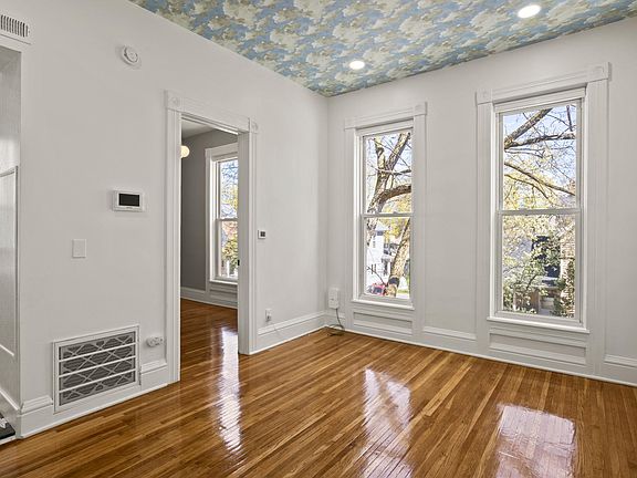 2nd image of 853 Meigs St #B