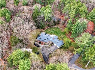 8 Buttercup Ln, Dover, MA 02030