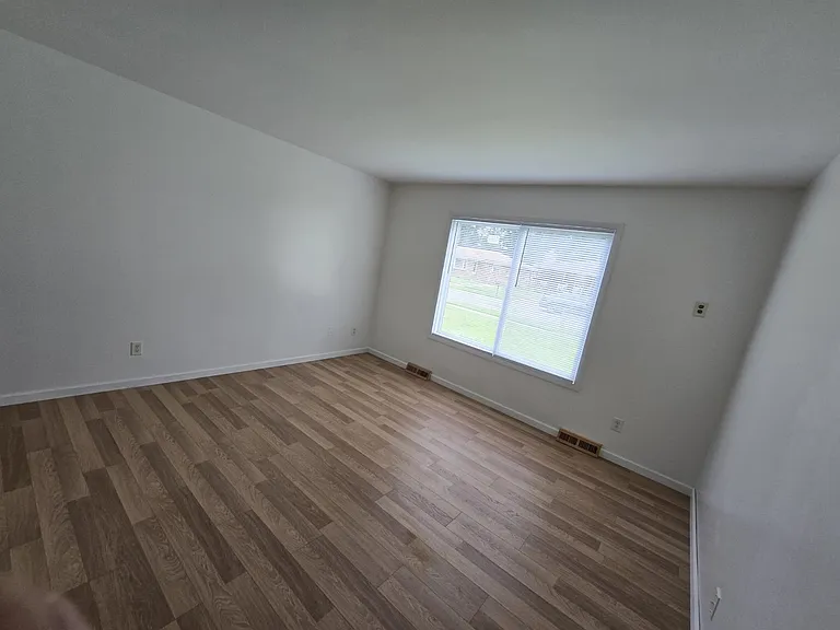 3314-16 Brown St #3316 — Photo 5