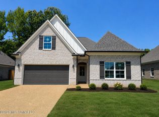 6373 River Ln, Walls, MS 38680