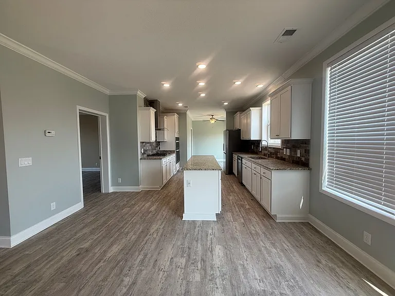 631 Imogene Dr — Photo 6