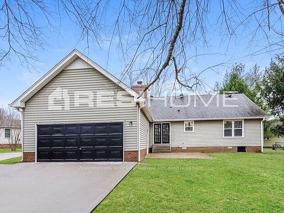 2nd image of 112 Lancaster Ct