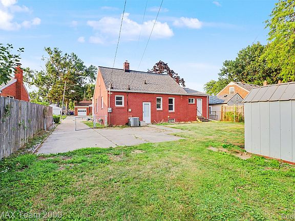 5th image of 22030 Harper Lake Ave
