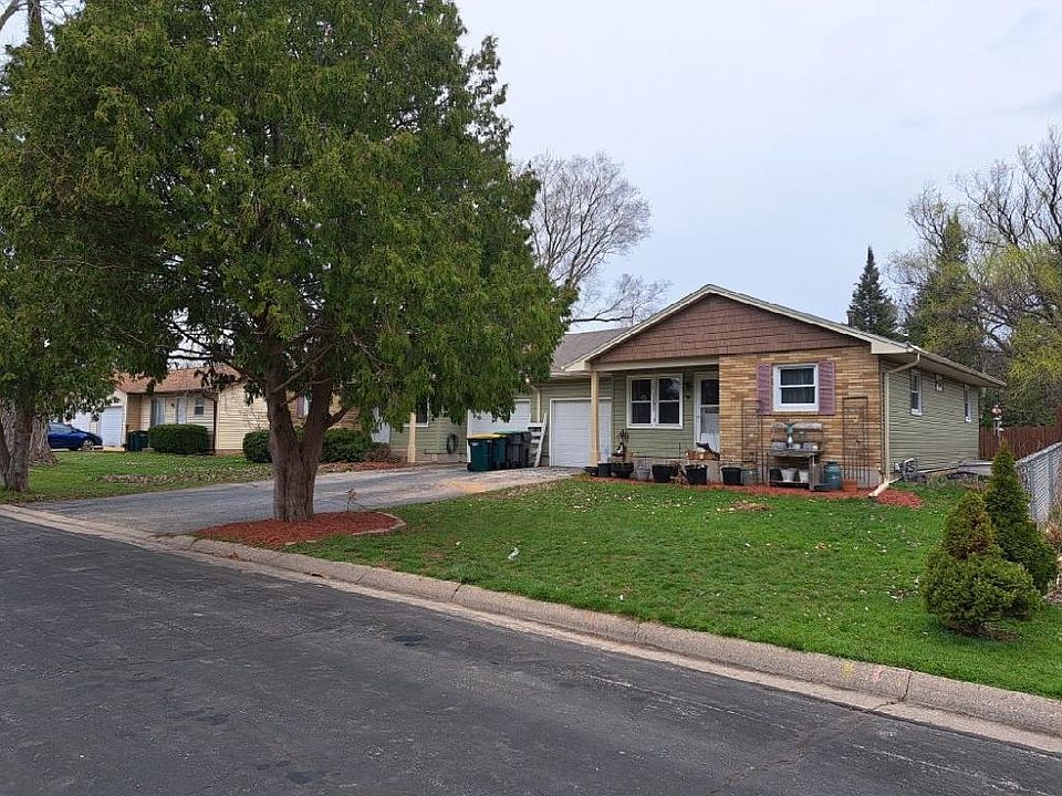2nd image of 1104-1106 Laurie Dr