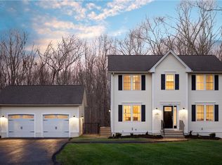 700 Whaley Hollow Rd, Coventry, RI 02816