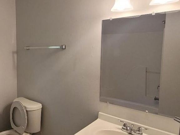 3rd image of 105-115 Rodgers St #105