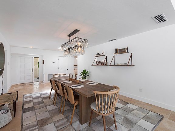 4th image of 561 Tierra Mar Ln
