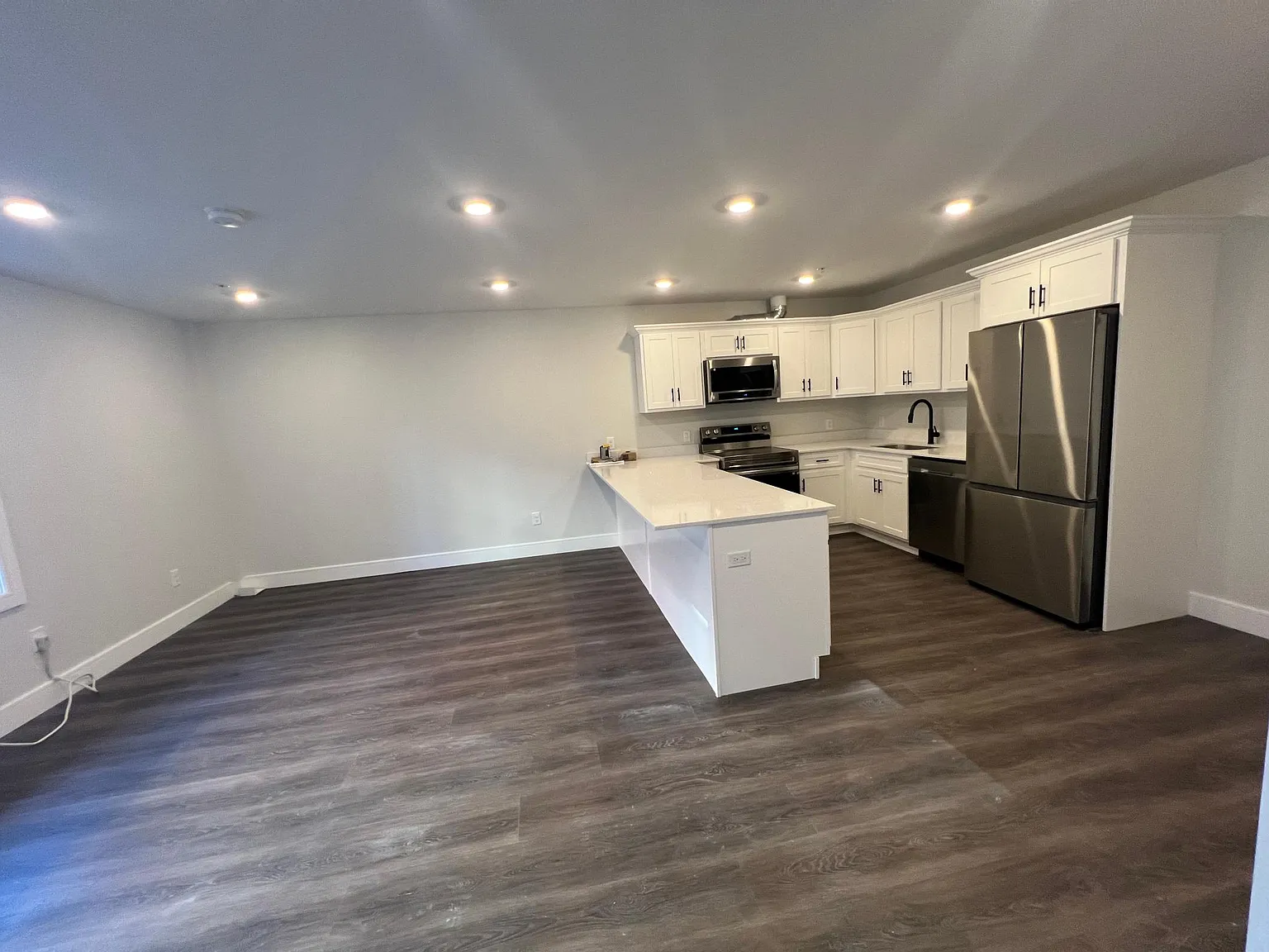 Tireno Towers — Photo 4