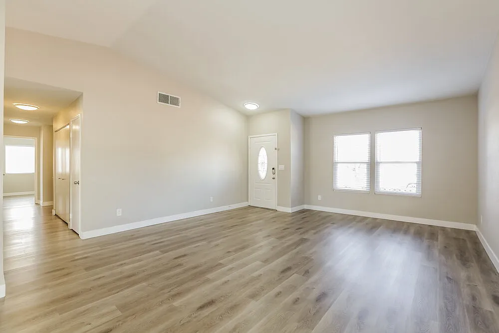 4 bed, 2.0 bath, 1524 sqft, $3,190 — Photo 3