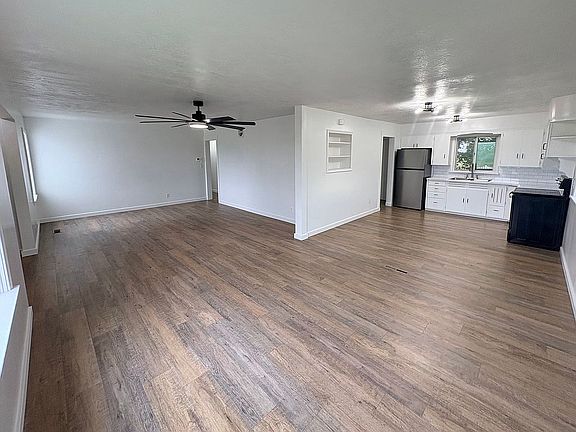 Dining Area to Kitchen