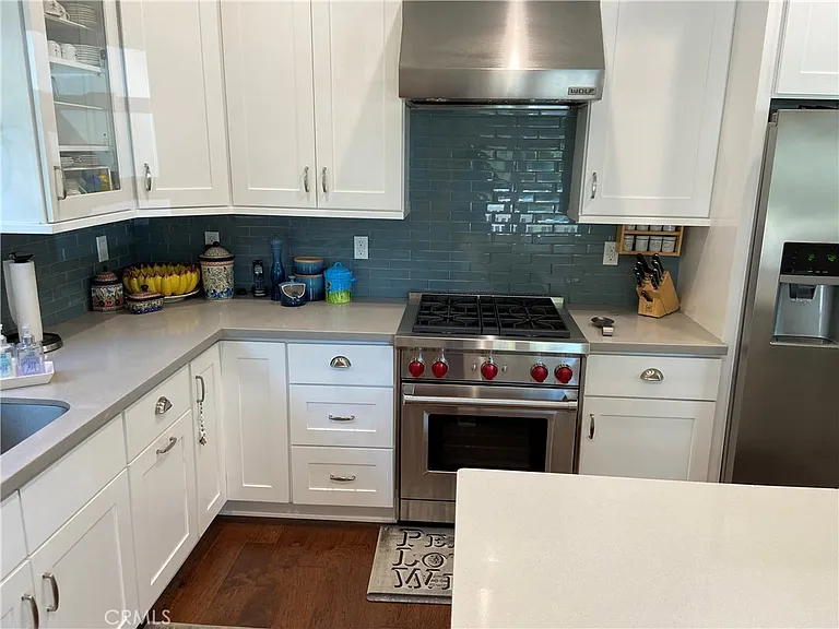 4470 Stansbury Ave — Photo 9